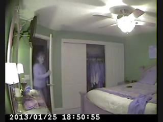 Paslėptas kamera į lova kambarys apie mano mama prigautas super masturbacija