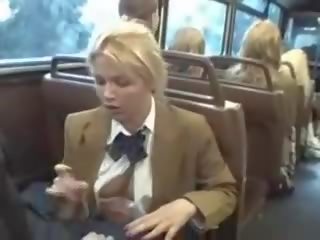Blondýna rys sať ázijské youngsters johnson na the autobus